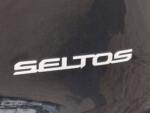 New 2025 Kia Seltos EX image 7