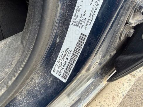 Used 2023 RAM 1500 Laramie AWD/4WD image 23