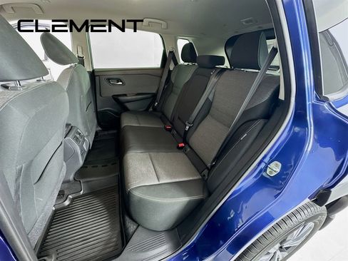 Used 2022 Nissan Rogue SV image 30