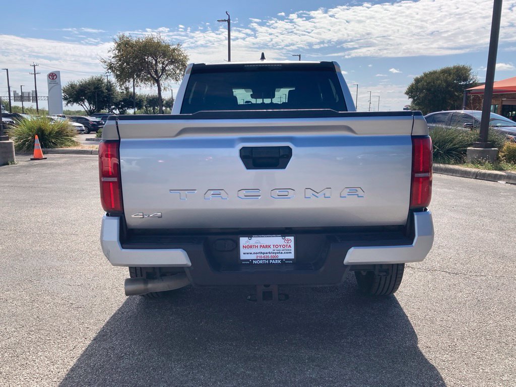 Used 2025 Toyota Tacoma 4x4 Double Cab image 6