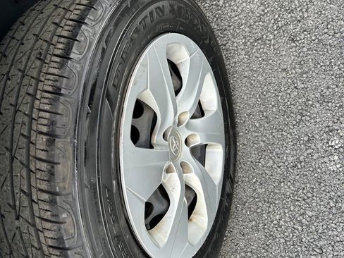 Used 2019 Toyota RAV4 LE image 18