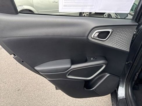 Used 2023 Kia Soul LX w/ Option Group 015 image 40
