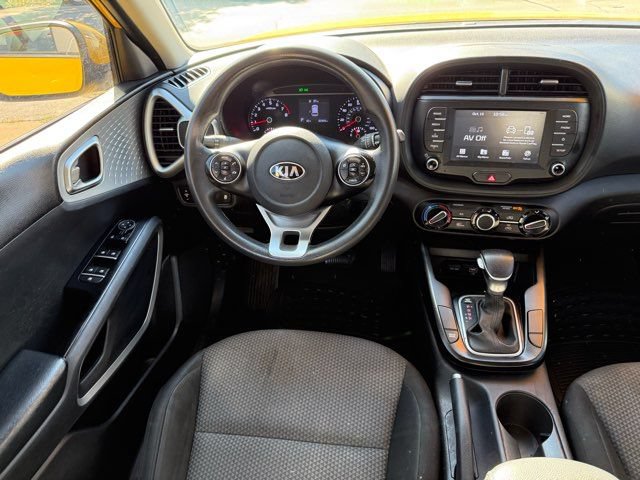 Used 2020 Kia Soul LX FWD image 13