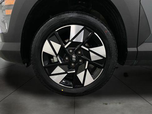 Certified 2025 Hyundai Kona SEL AWD/4WD image 11