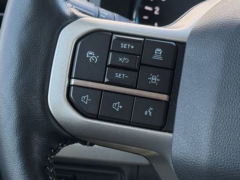 Used 2022 Ford Expedition XLT image 11