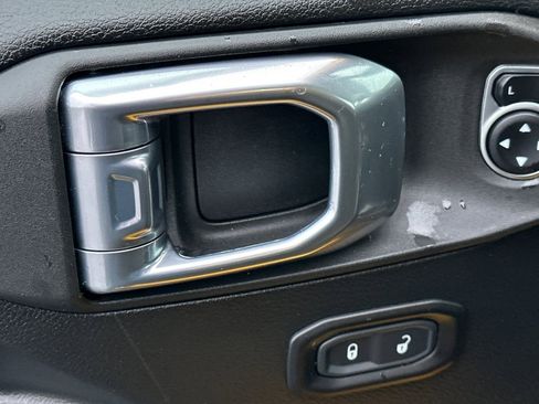 Used 2021 Jeep Wrangler Unlimited Sport image 11