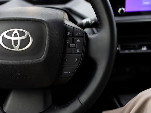 Certified 2023 Toyota Prius LE image 13