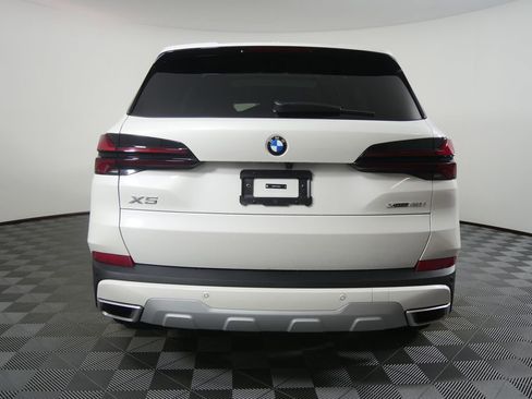 Used 2026 BMW X5 xDrive40i w/ Climate Comfort Package AWD/4WD image 4