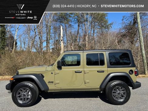 Used 2025 Jeep Wrangler Unlimited Sport image 1