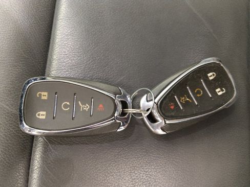 Used 2018 Chevrolet Traverse LT FWD image 32