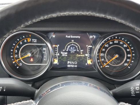Used 2021 Jeep Wrangler Unlimited Sahara AWD/4WD image 38