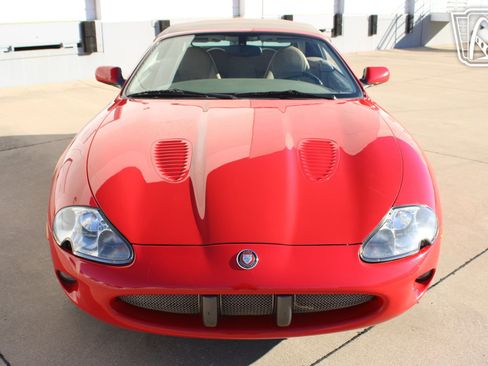 Used 2000 Jaguar XK8 Convertible image 24