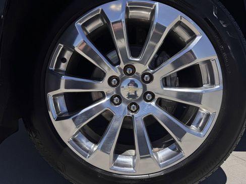 Used 2021 Chevrolet Tahoe Premier w/ Premium Package image 9