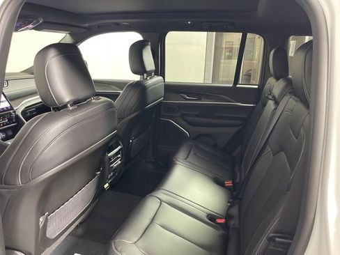 New 2025 Jeep Grand Cherokee Limited w/ Trailer Tow Package image 18