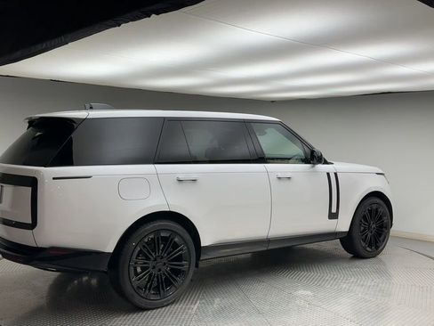 New 2026 Land Rover Range Rover Long Wheelbase SE image 2