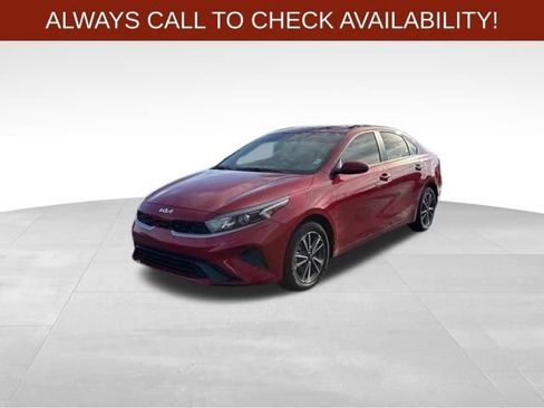 Used 2024 Kia Forte LXS w/ LXS Technology Package image 3