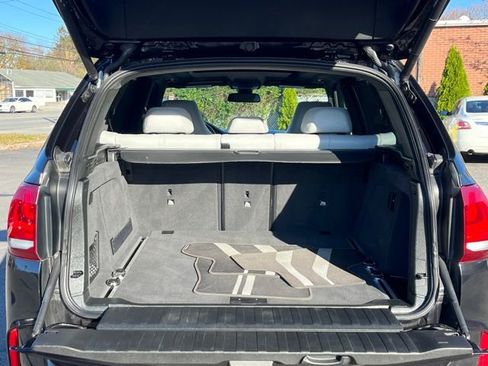 Used 2017 BMW X5 M image 9