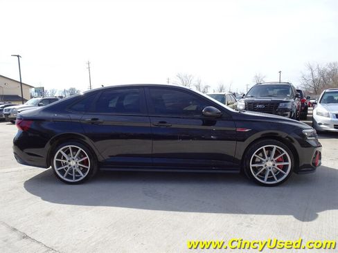 Used 2022 Volkswagen Jetta GLI Autobahn FWD image 3