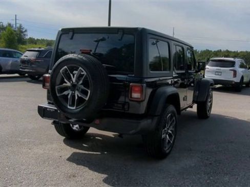 Used 2025 Jeep Wrangler Sport S w/ Convenience Group image 25
