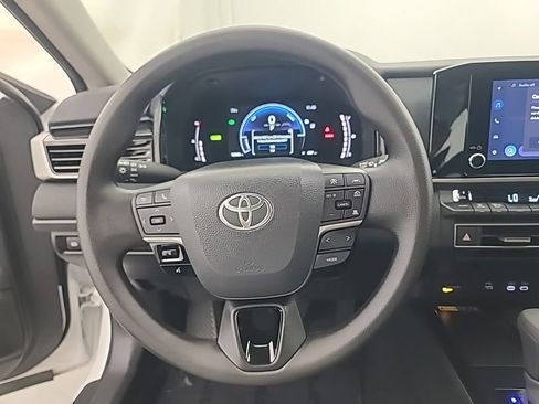 Used 2026 Toyota Camry LE FWD image 31
