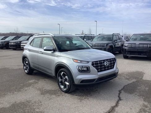 Certified 2026 Hyundai Venue SEL image 3