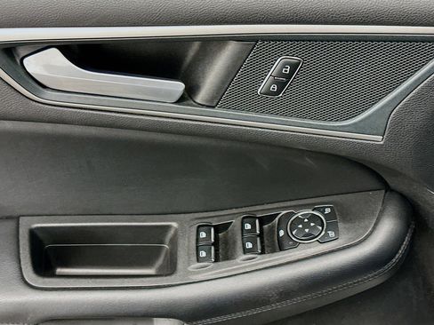 Used 2024 Ford Edge SEL image 15