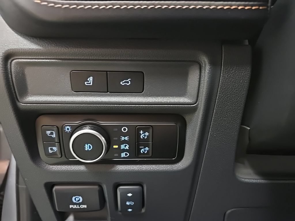 Used 2024 Ford Expedition Max Platinum AWD/4WD image 15