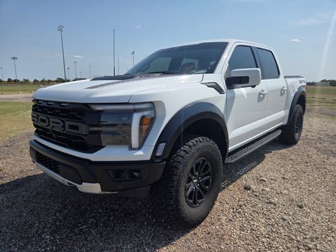 Used 2024 Ford F150 Raptor AWD/4WD image 10
