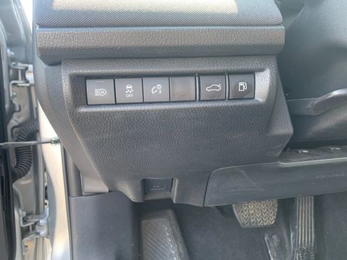 Used 2025 Toyota Camry LE FWD image 31