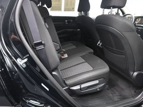Used 2026 Kia Sorento LX FWD image 24