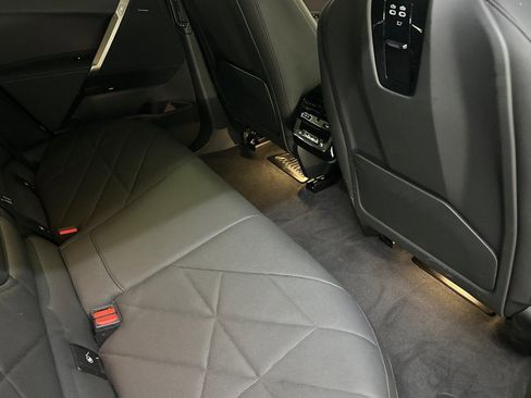 Used 2023 BMW iX xDrive50 w/ Sport Package image 31