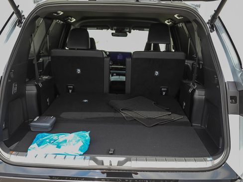 New 2026 Lexus TX 500h AWD image 25