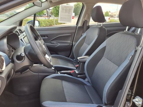 Used 2025 Nissan Versa SV FWD image 15