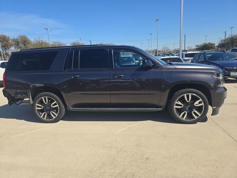 Used 2018 Chevrolet Suburban LT image 5