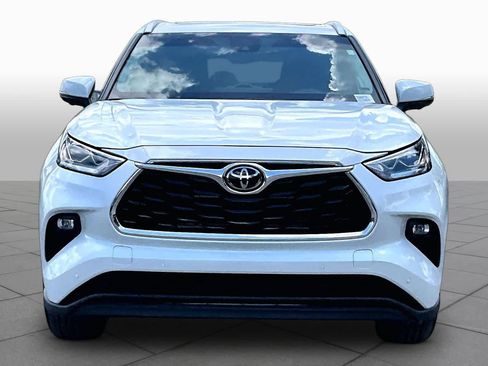 Used 2025 Toyota Highlander Limited AWD/4WD image 4