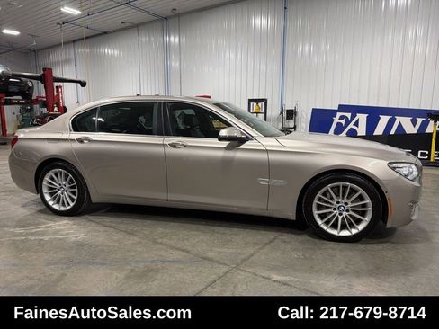 Used 2015 BMW 750Li xDrive image 26