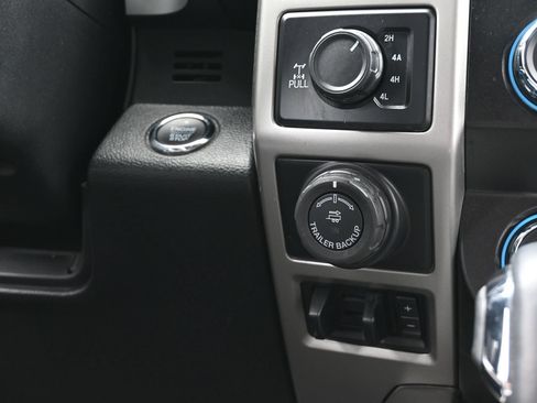 Used 2019 Ford F150 Lariat w/ Trailer Tow Package AWD/4WD image 38