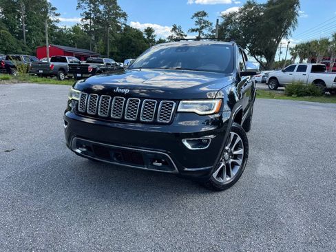 Used 2017 Jeep Grand Cherokee Overland w/ Jeep Active Safety Group AWD/4WD image 28