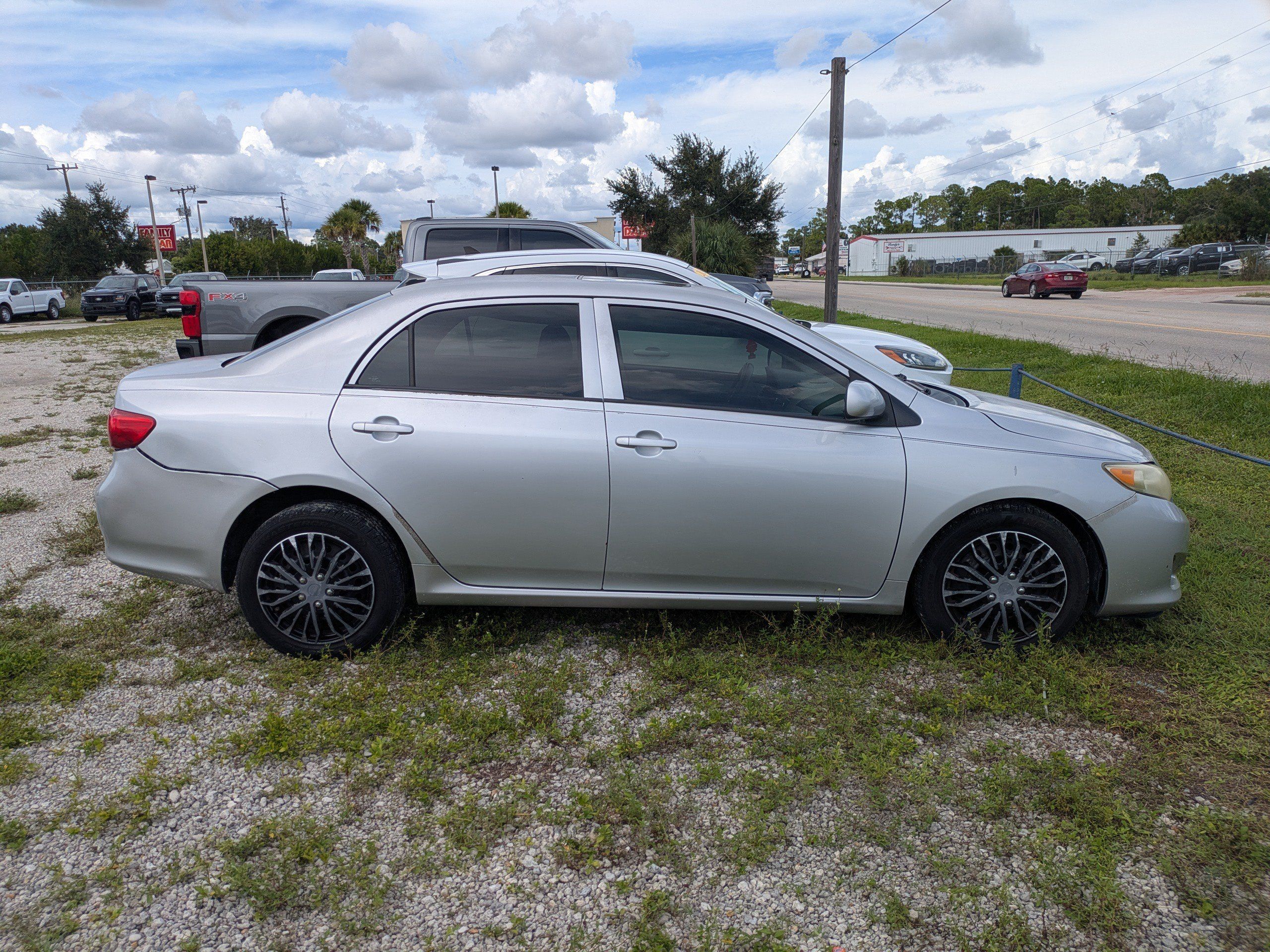 Used 2010 Toyota Corolla FWD image 3