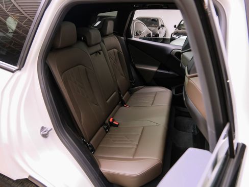 Used 2025 BMW X3 xDrive30i AWD/4WD image 39