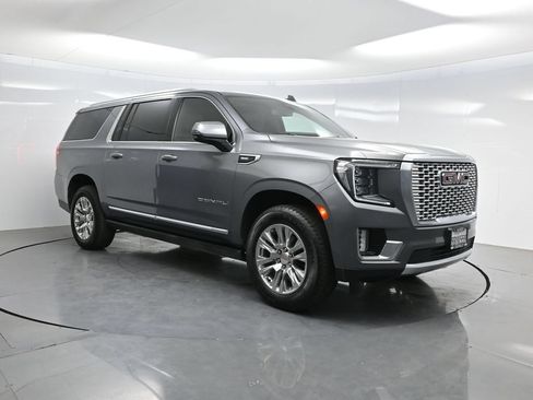 Used 2022 GMC Yukon XL Denali AWD/4WD image 42