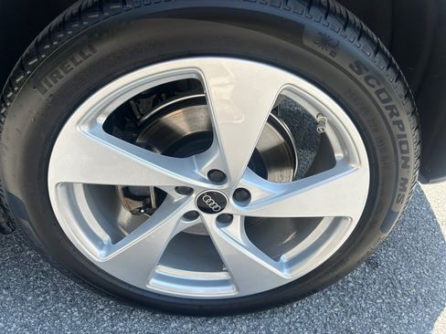Certified 2025 Audi Q5 Premium w/ Premium Plus AWD/4WD image 22