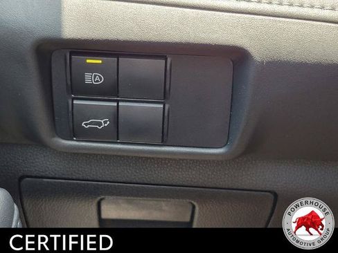 Used 2022 Toyota Highlander XLE FWD image 30