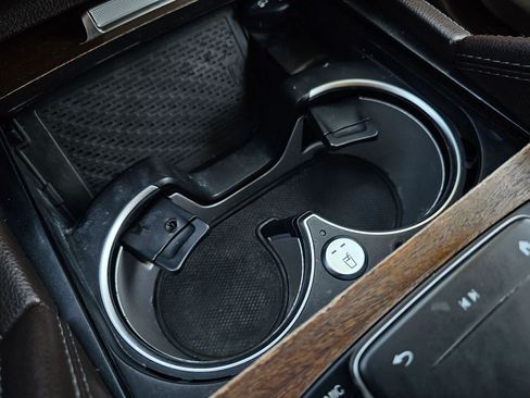 Used 2021 Mercedes-Benz GLE 350 4MATIC w/ Premium Package image 30