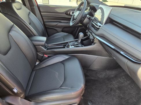 Used 2026 Jeep Compass Latitude image 33