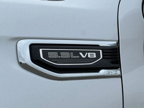 Used 2023 GMC Sierra 1500 SLT w/ SLT Convenience Package AWD/4WD image 2