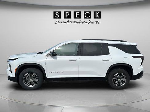 Used 2024 Chevrolet Traverse LT AWD/4WD image 2