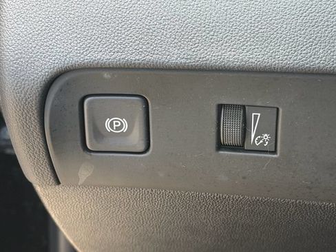 Used 2024 Buick Enclave Essence w/ Sport Touring Edition FWD image 28