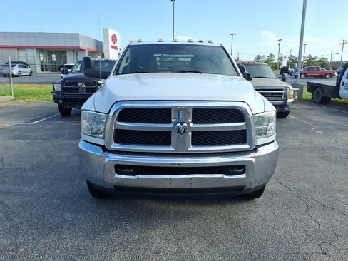 Used 2018 RAM 3500 Tradesman w/ Chrome Appearance Group AWD/4WD image 2