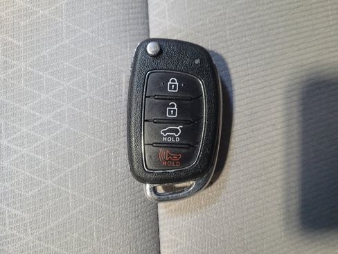 Used 2017 Hyundai Tucson SE image 32